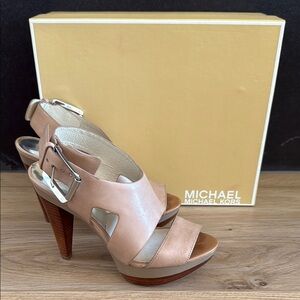 Michael Kors Carla Platform - Taupe